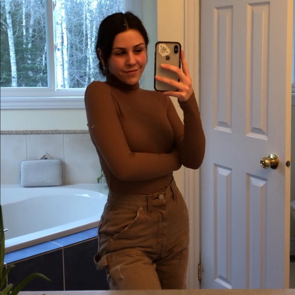 Meet your Posher, Olivia - Picture 1 of 1